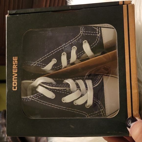 Converse Shoes - Picture 4 of 7
